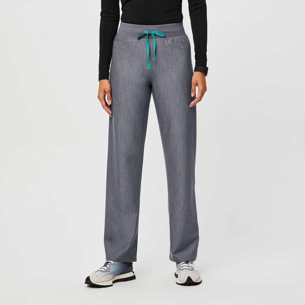 FIGS High Waisted Livingston Basic Scrub Pants‎ in Graphite.